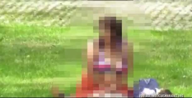 Uma usuária de redes sociais, Elvira Nogueira, resumiu a opinião que prevaleceu entre os internautas:
— Eles não são dignos de serem pais. Eles devem proteger esta jovem de presenciar atos íntimos como este 


 

Conheça
o R7 Play e assista a todos os programas da Record na íntegra!
