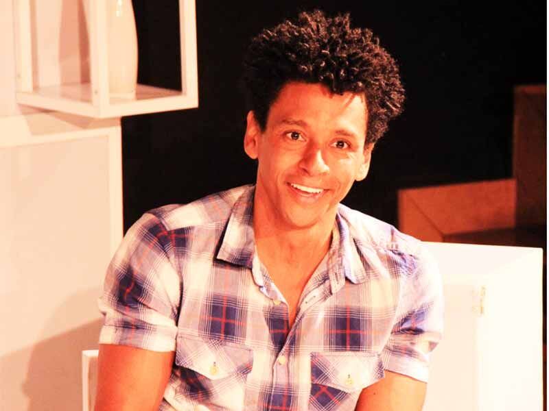 Por fim, Aldri afirmou que aqueles que apreciam seu trabalho podem esperar novos projetos e muitas reflexões.

— Falar da realidade em um cenário fictício é incrível. Transportar o leitor para um momento em que ele vive, mas não se sente inserido, até que ele perceba o valor da sua participação enquanto cidadão e membro da sociedade é algo ímpar
