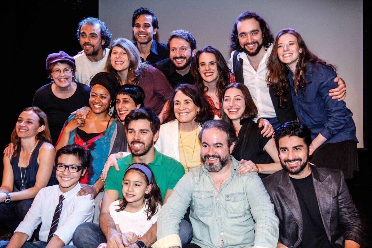 A história aborda temas cotidianos que dizem respeito à condição humana. O autor enfoca nos conflitos da Faixa de Gaza, evidenciando a crueldade das guerras