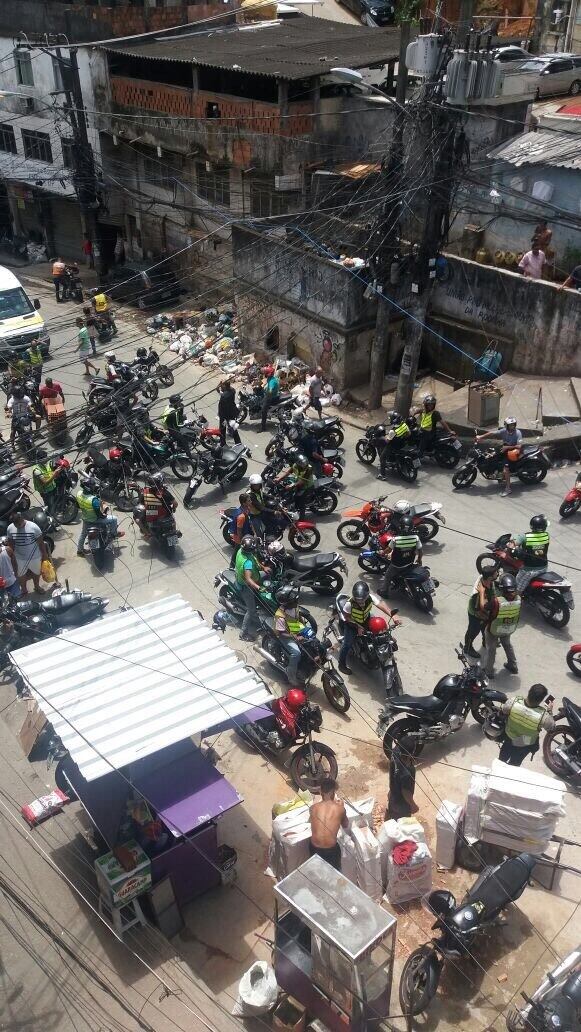 Mototaxistas fizeram protesto
