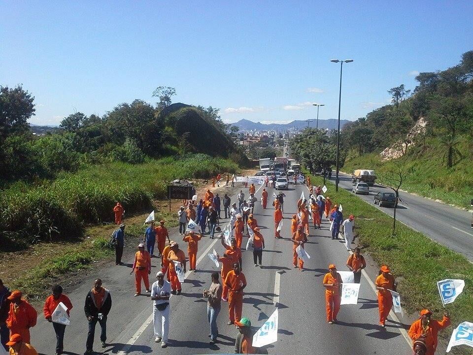 Manifestação na BR-040 fechou pista no sentido Brasília