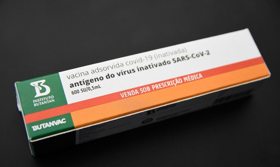 A Anvisa (Agência Nacional de Vigilância Sanitária) autorizou, na quarta-feira (7), que o Instituto Butantan inicie a aplicação da ButanVac nos voluntários inscritos para os testes da vacina contra a covid-19. O imunizante será aplicado em duas doses, com um intervalo de 28 dias entre elas