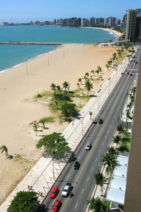 Fortaleza (CE) acumula alta de 3,03% nos preços dos imóveis ao
longo dos primeiros meses de 2017. Na “Capital Alencarina”, cada metro quadrado
custa, em média, R$ 6.059 e um imóvel com 50m² pode ser comprado por cerca de R$
302 mil