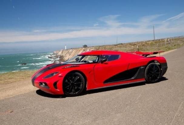 Koenigsegg Agera, faz 0 a 100km/h em 2,8 segundos
