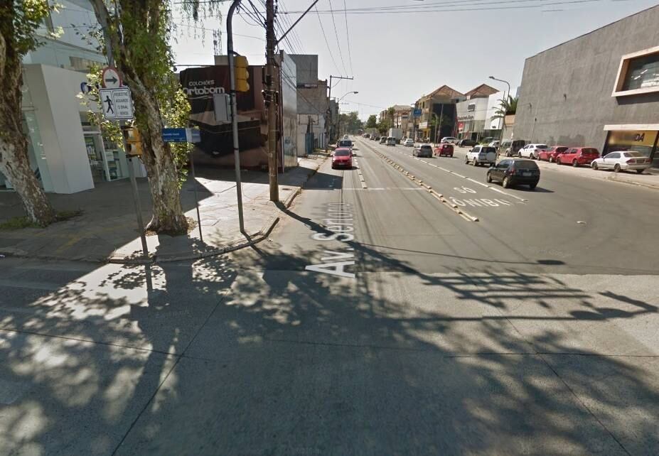 A
mãe da médica foi até Porto Alegre às pressas, pois mora no interior. Ela
acompanhou todo o trabalho dos médicos para tentar salvar a vida da filha. A
mãe se emocionou ao lembrar que a filha estudou tanto para ajudar a salvar
vidas e foi baleada em um assalto em uma esquina