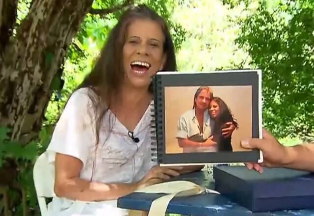 A atriz contou que conheceu Roberto Carlos muito jovem. Ela lembra quando passou em uma loja de discos e cantor estava em todos os cantos, foi então que ela percebeu o sucesso do Rei! 