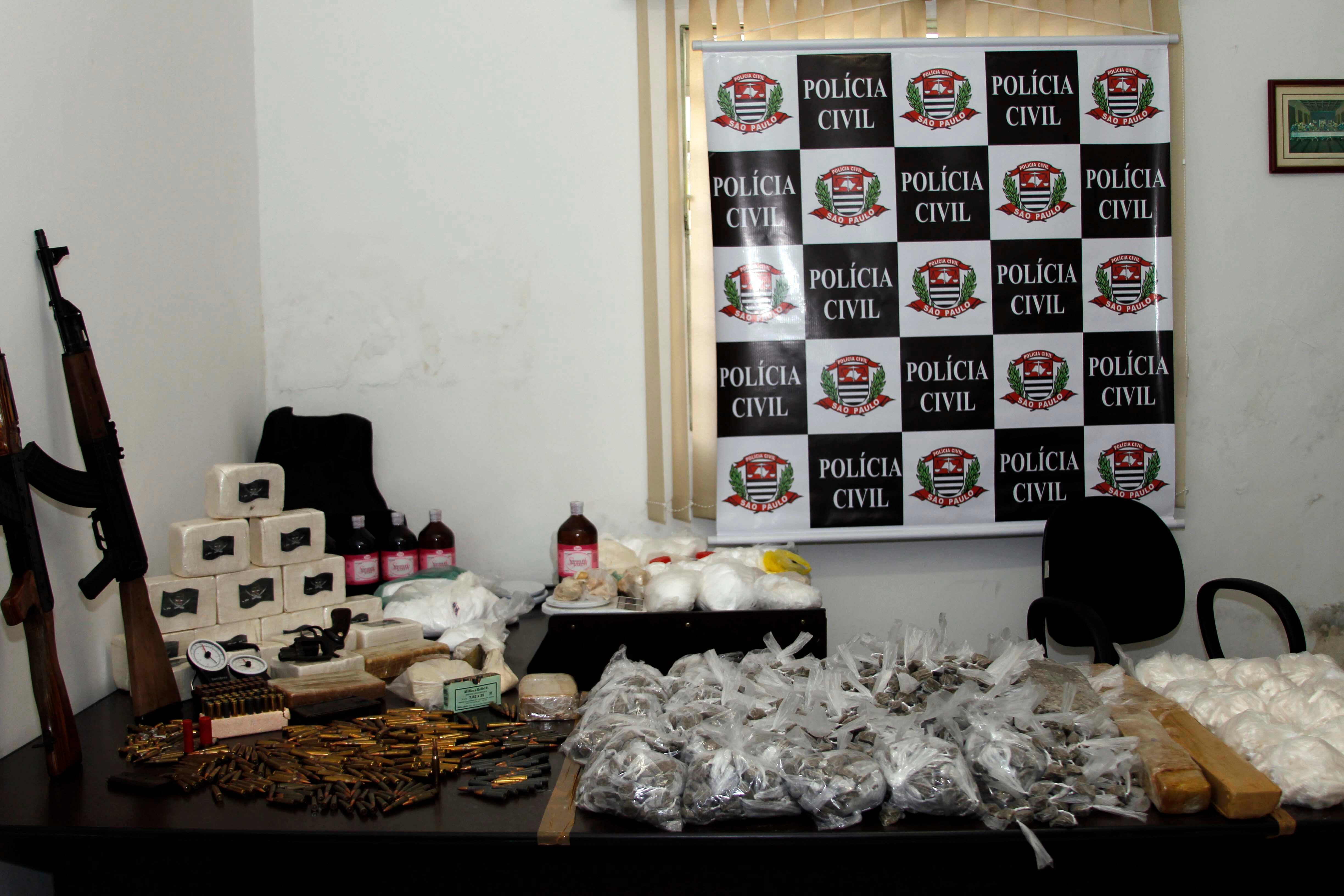 Mandados de prisão e de busca e apreensão foram cumpridos em 12 locais