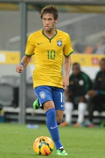 A contusão sofrida na final da Copa do Rei, na última quinta-feira (17), contra o Real Madrid não deve ser empecilho para o bom rendimento de Neymar na Copa do Mundo. Ele sempre se recuperou com rapidez de contusões e nunca sofreu uma lesão mais séria. Além do mais, apesar da crise do Barcelona, individualmente Neymar estava atuando bem, demonstrando boa condição física.