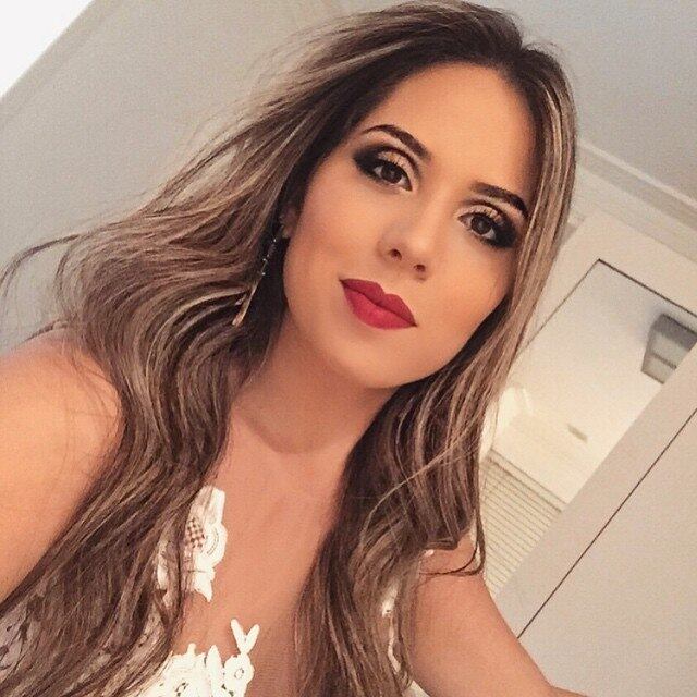 A gata tem uma beleza rara... 