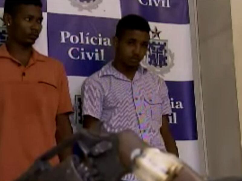 A dupla Deivisson Silva dos Santos, de 19 anos, e Leonardo Pereira dos Santos, de 21, foi presa durante um assalto ao coletivo da linha Sussuarana/Barra, em Salvador
Experimente grátis toda a programação da Record no R7 Play