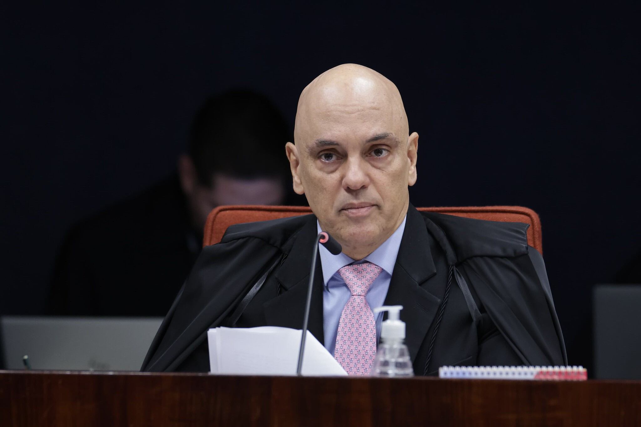 Gravata de Moraes tinha estampa de cachorros
