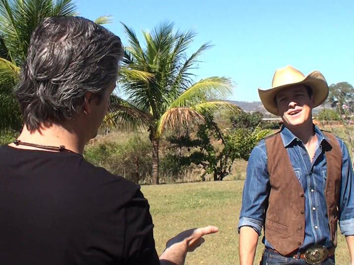 Victor logo reclamou e Faro contou que tudo não passava de uma brincadeira

+Veja em fotos a trajetória do apresentador Rodrigo Faro!
