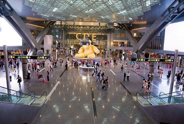 O sítio de Hamad também se destaca por ser um dos mais luxuosos do planeta, fato que lhe permitiu ser escolhido por dois anos seguidos como o melhor aeroporto do mundo. Em 2022 foi o oitavo mais movimentado no planeta, acima de 35 milhões de passageiros no ano, impulsionado pela Copa do Mundo.