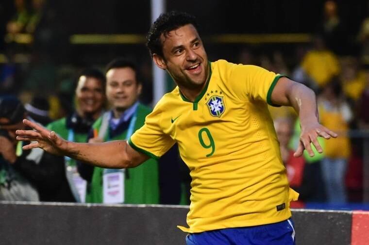 Fred não apareceu muito no jogo, mas teve papel importante, marcando o gol e impedindo o avanço dos zagueiros