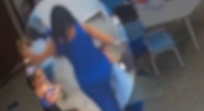 Funcionária da creche foi flagrada arrastando uma criança por câmeras de segurança