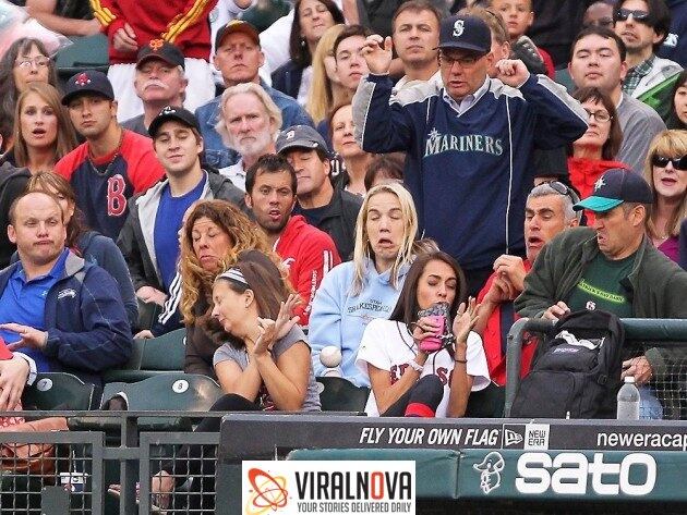 A expressão da loirinha é impagável