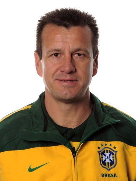 Dunga foi muito cornetado na última Copa. O gaúcho comandou o Internacional de Porto Alegre por cerca de um ano e foi demitido após sequência de resultados ruins, no fim de 2013. No momento, o técnico está sem clube
