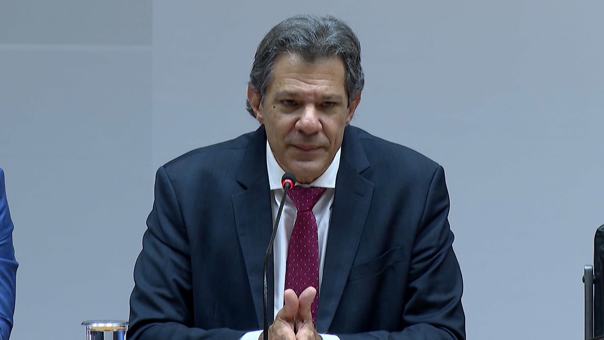 Brasil está no caminho correto na negociação das tarifas com os EUA, opina economista