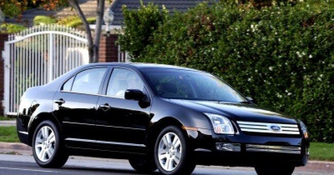 Fusion quando estreou em 2006: alternativa moderna aos sedãs envelhecidos da época