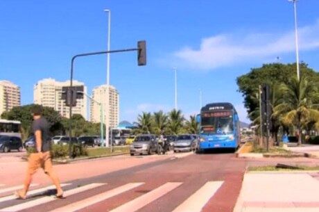 Para o especialista Fernando Macdowell, faltam locais adequados para a travessia de pedestres