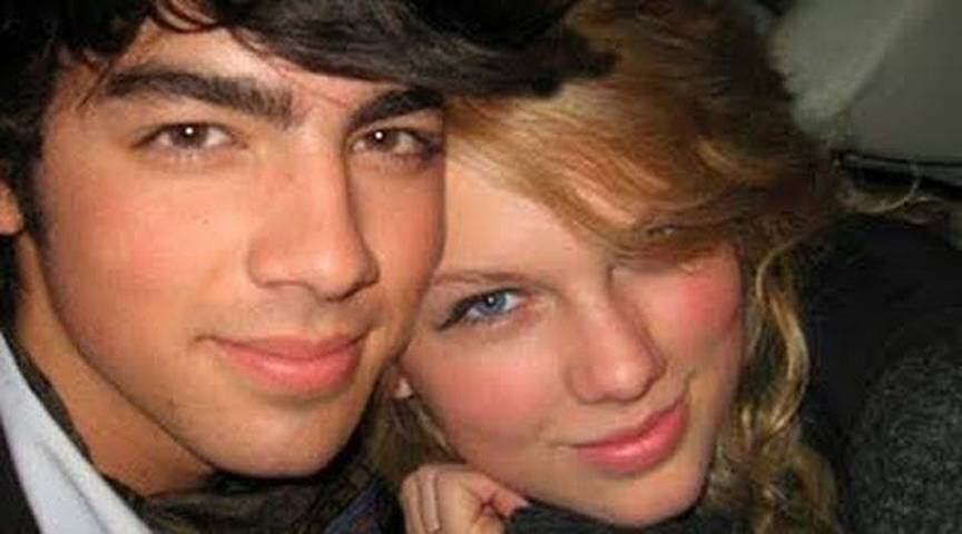 O cantor Joe Jonas dedicou, em 2009, uma música dos Jonas Brothers para Taylor Swift, cantora com quem ele teve um rápido romance no ano anterior. Na canção