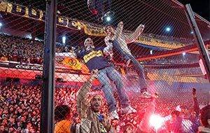 Conhecido por muitos, La Bombonera já foi o terror de muitos times brasileiros na Copa Libertadores. Com a arquibanda bem próxima ao campo, atrelada à força da sua fanática torcida, o Boca Juniors é praticamente imbatível jogando em seus domínios. Situado no bairro de La Boca, o estádio é um dos pontos turísticos da cidade de Buenos Aires
