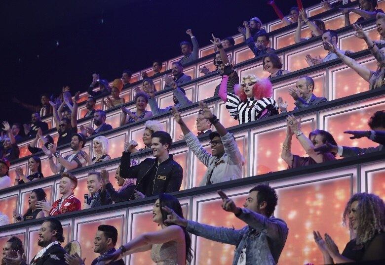 E,
a exemplo de Naheda Beydoun, que no primeiro episódio da temporada garantiu uma vaga na final da atração com uma música do
Michael Jackson, um outro participante vai cantar uma canção do Rei do Pop.
Será que ele repetirá o sucesso de Naheda?