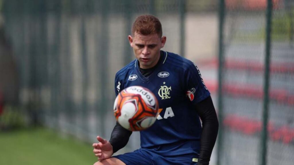 A transferência de Jonas para o Al-Ittihad tornou-se em uma pequena novela, mas está prestes a ser oficializada. O clube árabe atendeu às exigências feitas pelo Flamengo e o v