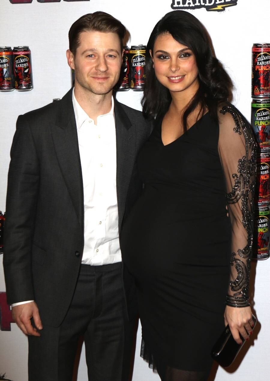 Ao lado de Ben McKenzie, a brasileira Morena Baccarin mostrou o barrigão de gravidez! A atriz levou o noivo para a première de seu novo filme, Deadpool, em Nova York

Acesse o R7 Play e assista à programação da Record quando quiser