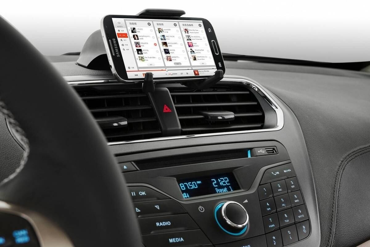 O suporte é similar aos acessórios vendidos em lojas especializadas

Saiba tudo sobre carros! Acesse R7.com/carros
