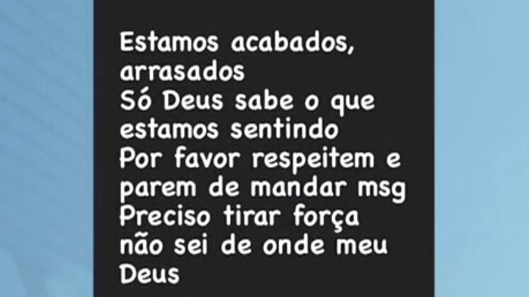 Uma amiga que curtia o passeio com o casal
no litoral da Bahia desabafou: "Estamos acabados, arrasados. Só Deus
sabe o que estamos sentindo", disse.  