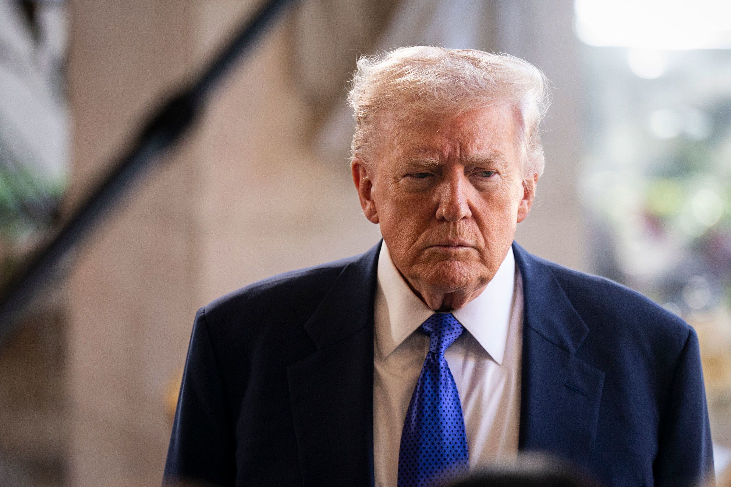 Donald Trump fala com repórteres em Mar-a-Lago