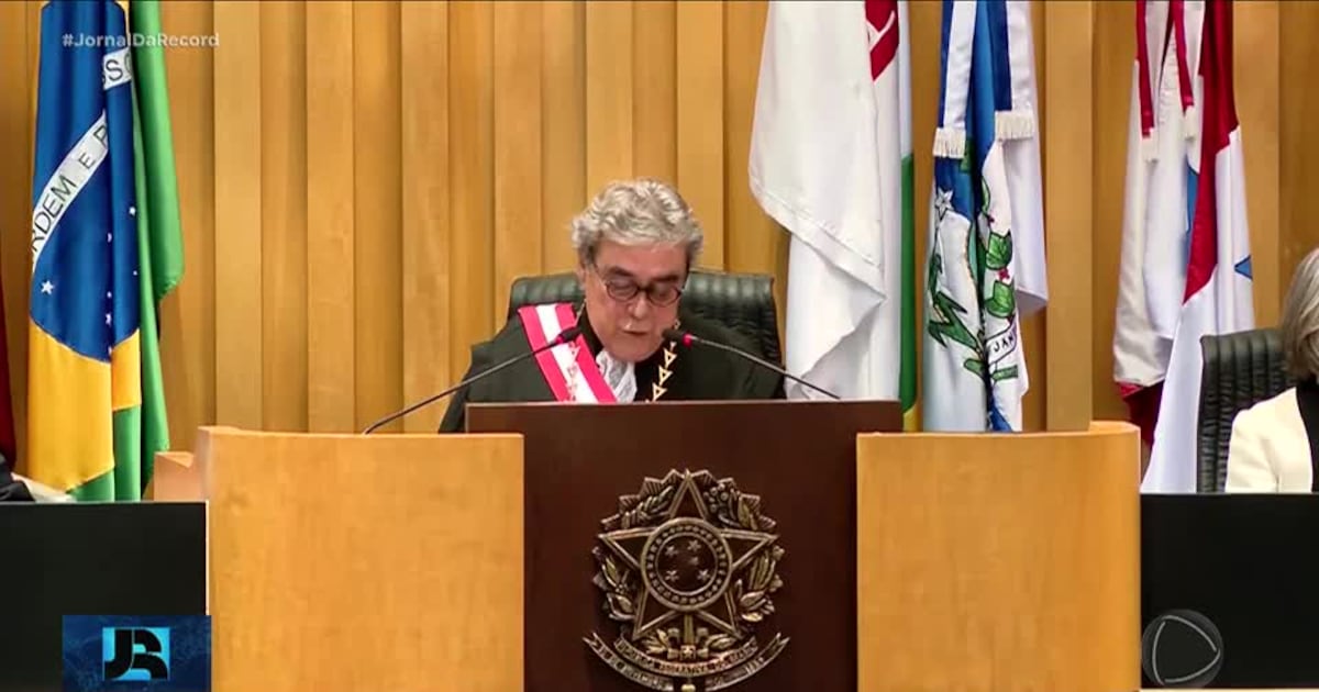 Aloysio Corrêa da Veiga toma posse como novo presidente do TST